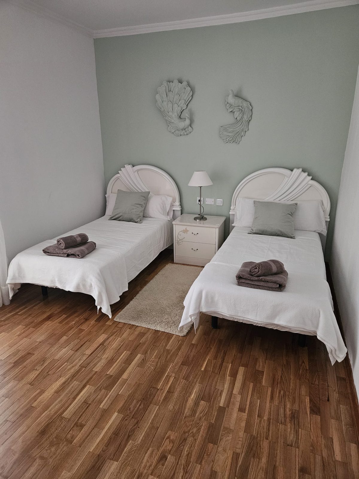 Twin bedroom